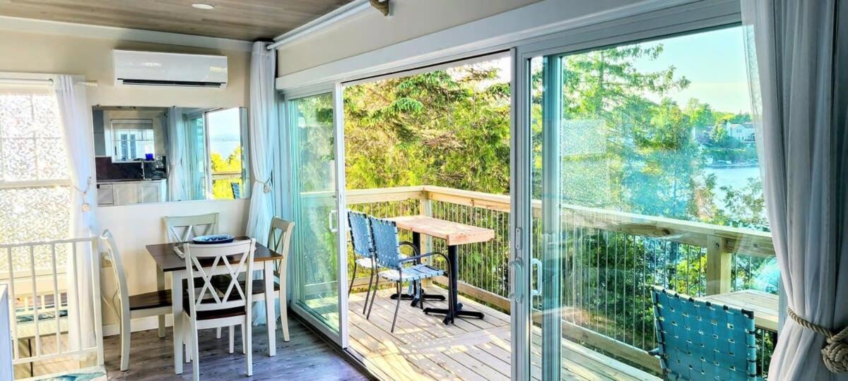 Loza House Coastal Design Unit With Lake & Mountain Views بلاتسبورغ المظهر الخارجي الصورة