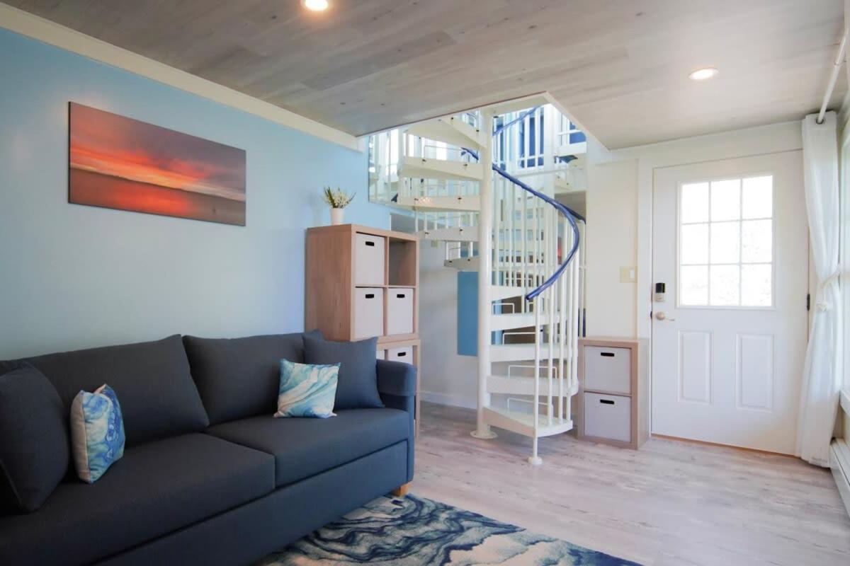 Loza House Coastal Design Unit With Lake & Mountain Views بلاتسبورغ المظهر الخارجي الصورة